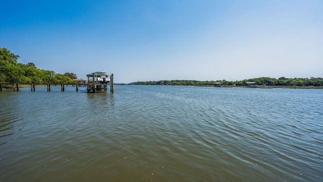 2986 Anchor Watch Drive, Wadmalaw Island, SC 29487