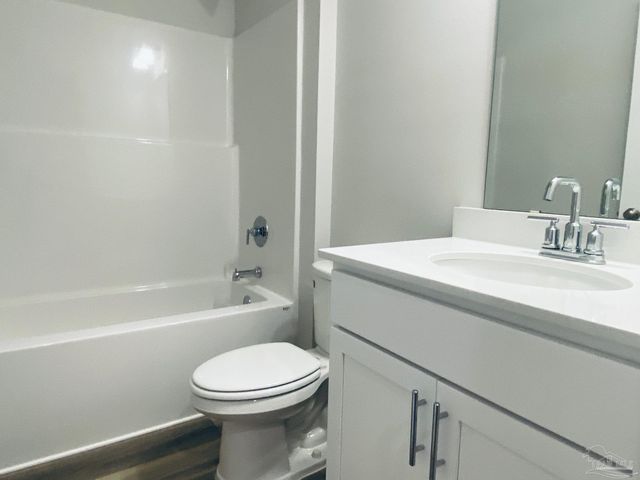 9896 Starling Dr, Pensacola, FL 32506