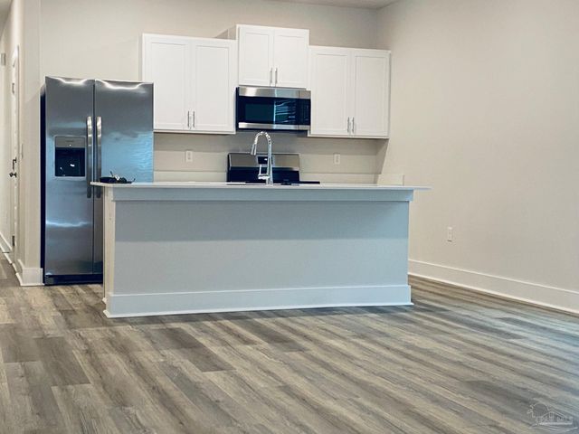 9896 Starling Dr, Pensacola, FL 32506