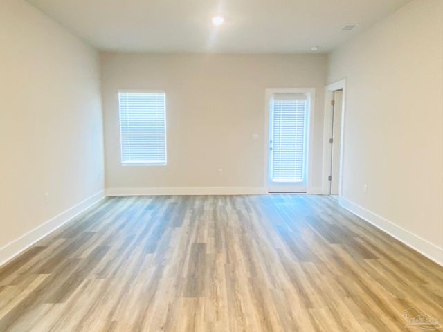 9896 Starling Dr, Pensacola, FL 32506