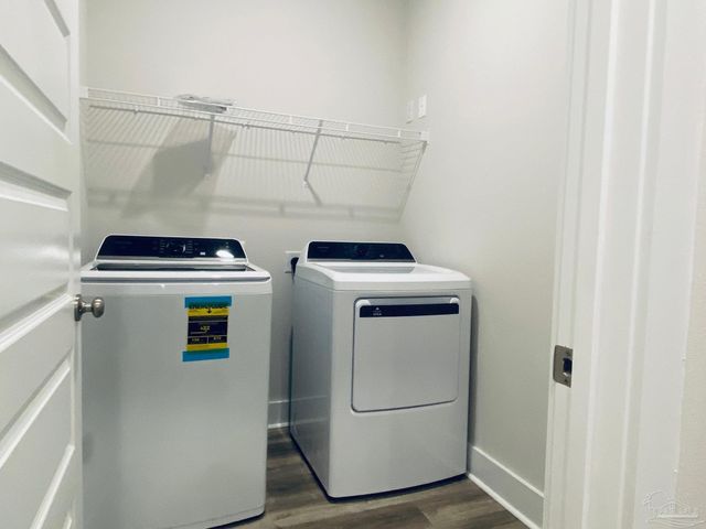 9896 Starling Dr, Pensacola, FL 32506