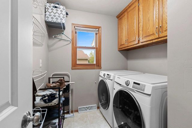 3125 WOODLAND RESERVE LANE, Green Bay, WI 54313
