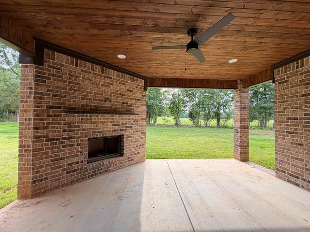 7105 Cold Creek Drive, Bryant, AR 72002