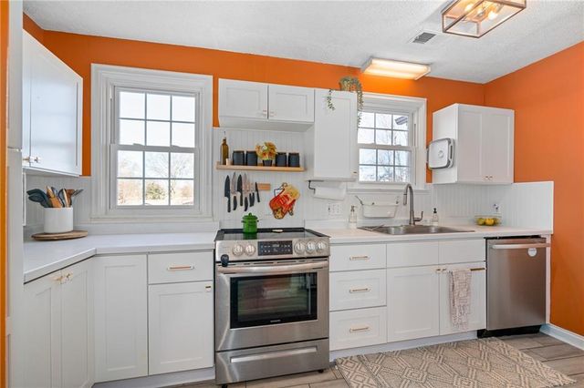 7200 Riverview Avenue, Kansas City, KS 66112