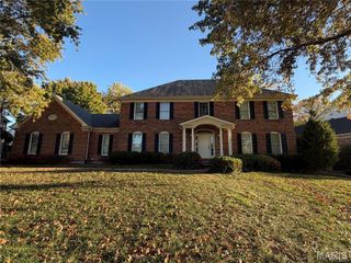 2119 Brook Hill Court, Chesterfield, MO 63017