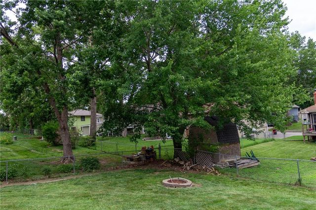 1213 Milwaukee Street, Excelsior Springs, MO 64024