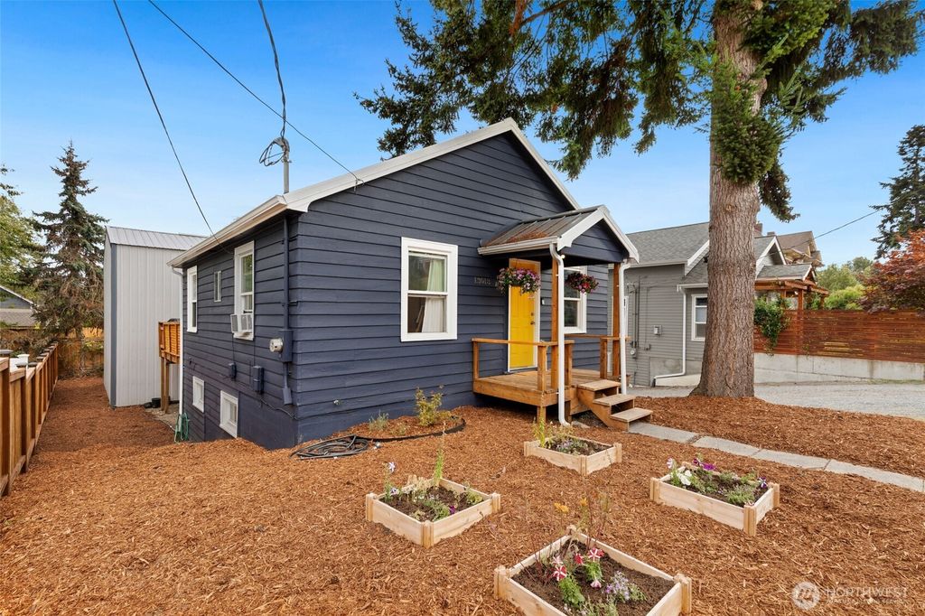 13018 41st Avenue S, Tukwila, WA 98168
