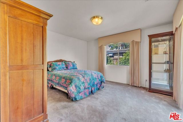 13621 Addison Street, Sherman Oaks, CA 91423