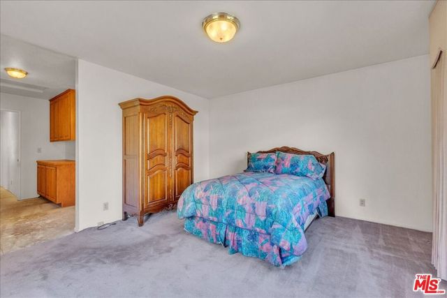 13621 Addison Street, Sherman Oaks, CA 91423