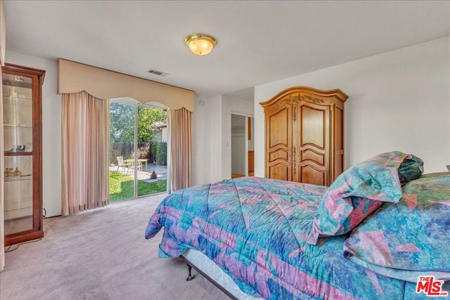 13621 Addison Street, Sherman Oaks, CA 91423