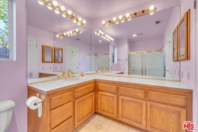 13621 Addison Street, Sherman Oaks, CA 91423