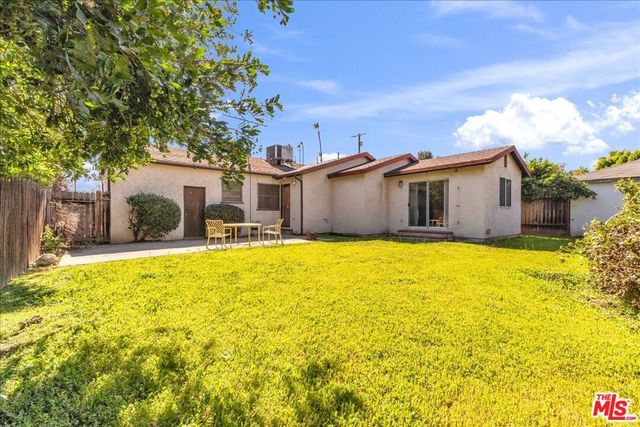 13621 Addison Street, Sherman Oaks, CA 91423