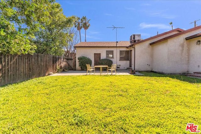 13621 Addison Street, Sherman Oaks, CA 91423