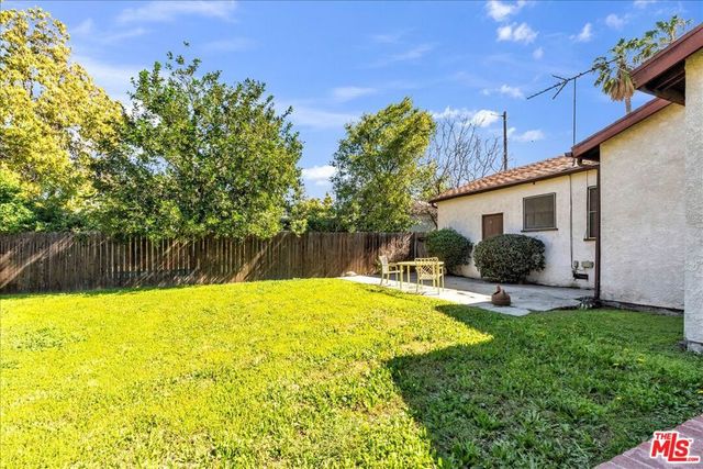 13621 Addison Street, Sherman Oaks, CA 91423