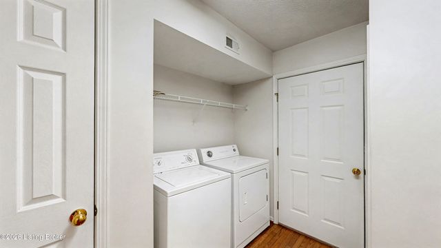 8301 Bellis Way, Lyndon, KY 40242