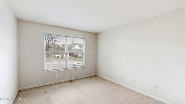 8301 Bellis Way, Lyndon, KY 40242