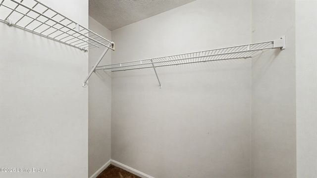 8301 Bellis Way, Lyndon, KY 40242