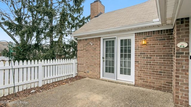 8301 Bellis Way, Lyndon, KY 40242