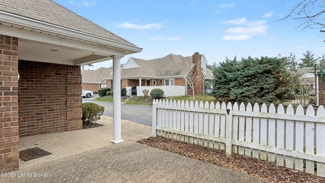 8301 Bellis Way, Lyndon, KY 40242