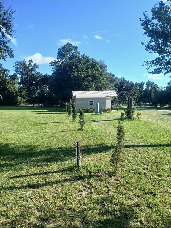 Image 7 of property listing at 10360 W COUNTY ROAD 18, Lake Butler, FL 32054