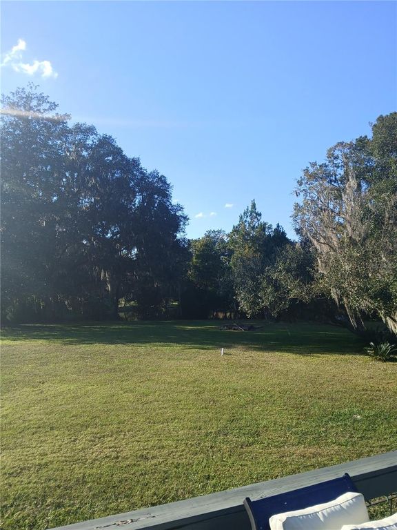 Image 9 of property listing at 10360 W COUNTY ROAD 18, Lake Butler, FL 32054