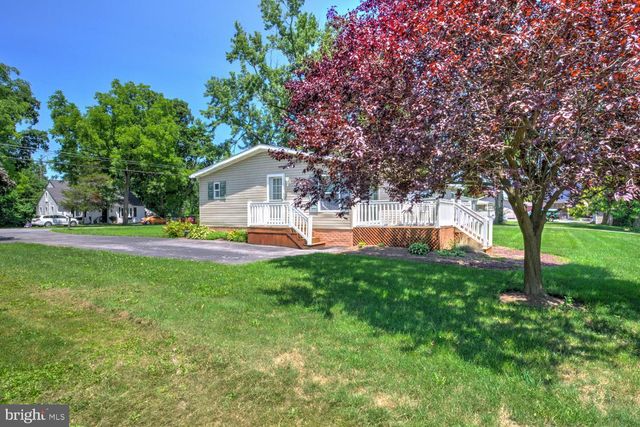 1207 MOUNT GRETNA RD, Elizabethtown, PA 17022