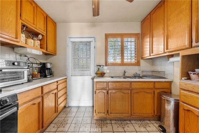 5658 Willowcrest Ave, North Hollywood, CA 91601