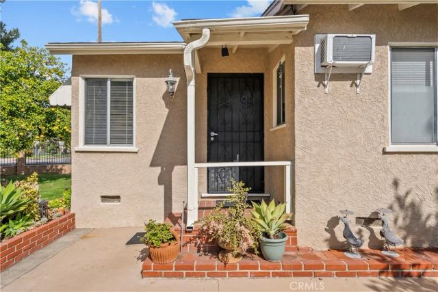 5658 Willowcrest Ave, North Hollywood, CA 91601