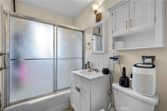 5658 Willowcrest Ave, North Hollywood, CA 91601