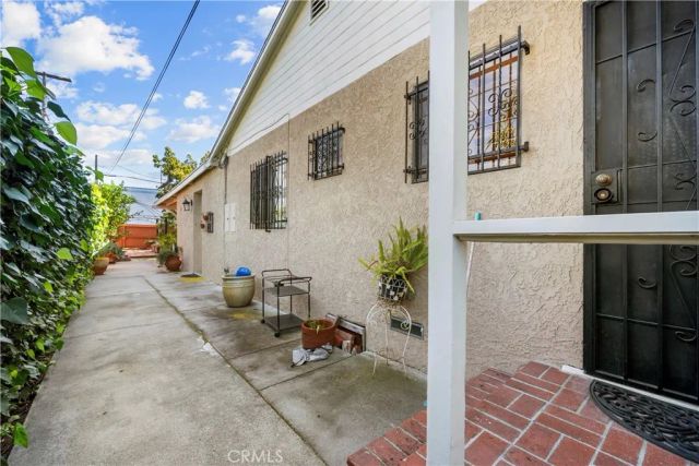5658 Willowcrest Ave, North Hollywood, CA 91601