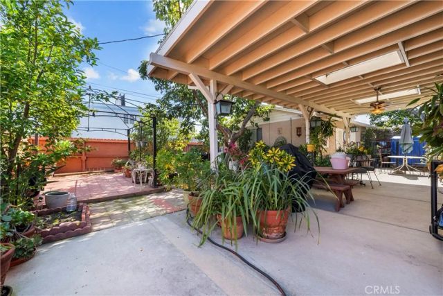 5658 Willowcrest Ave, North Hollywood, CA 91601