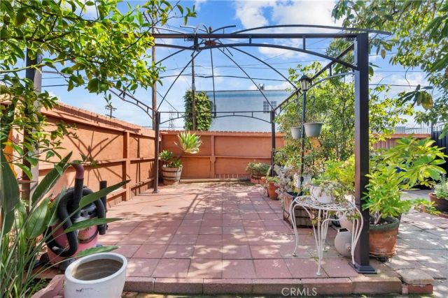 5658 Willowcrest Ave, North Hollywood, CA 91601
