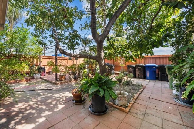 5658 Willowcrest Ave, North Hollywood, CA 91601