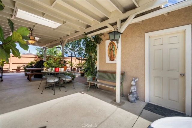 5658 Willowcrest Ave, North Hollywood, CA 91601