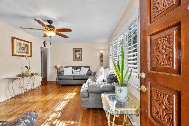 5658 Willowcrest Ave, North Hollywood, CA 91601