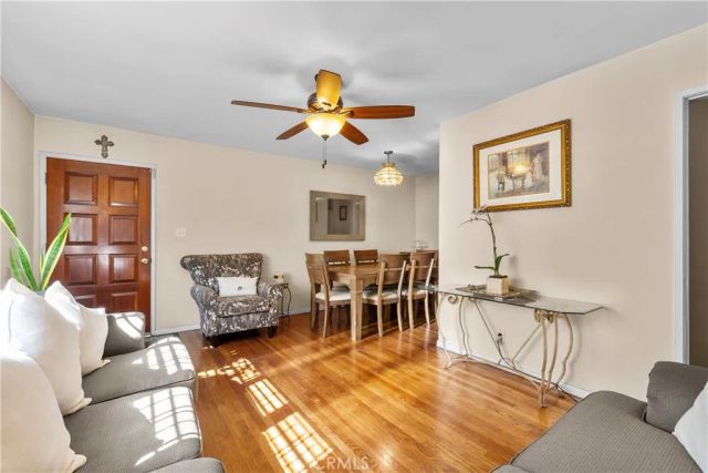 5658 Willowcrest Ave, North Hollywood, CA 91601