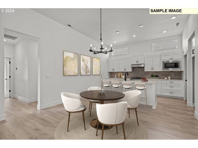 1833 S Pepperwood St, Canby, OR 97013