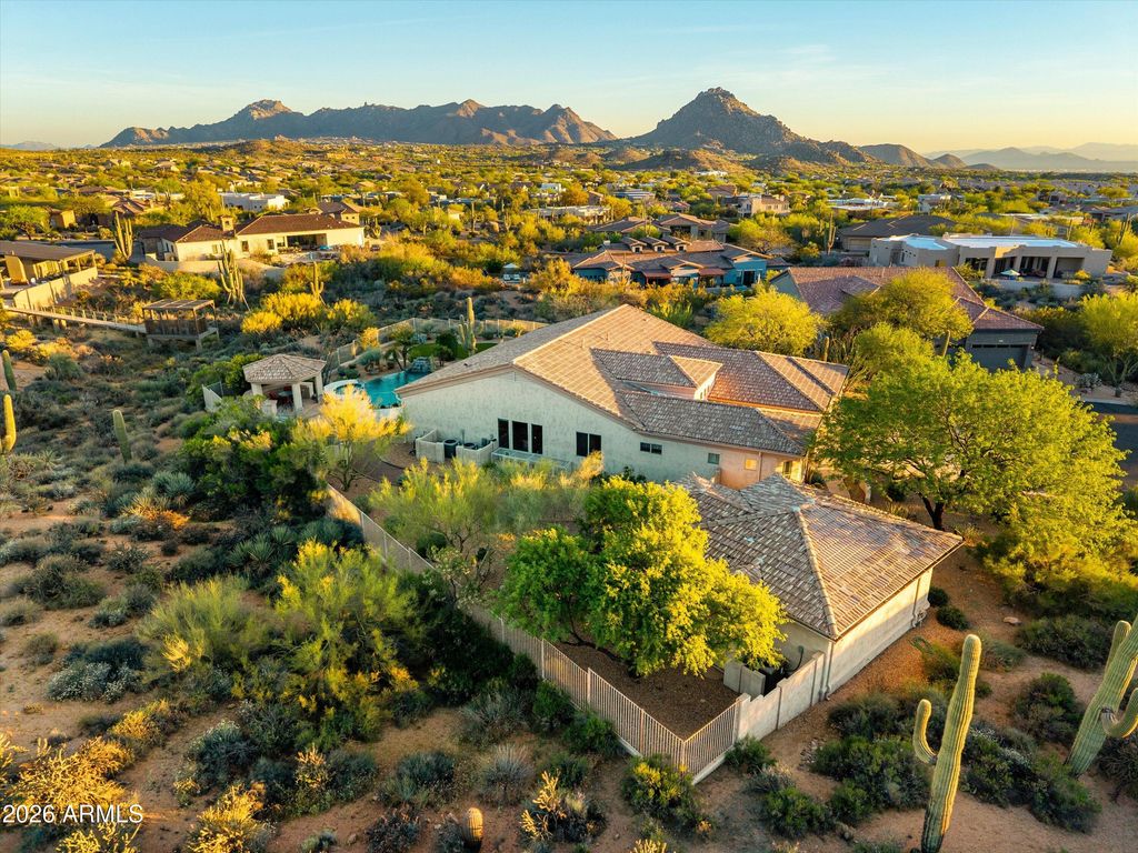 Image 13 of property listing at 11294 E QUARRY Trail, Scottsdale, AZ 85262