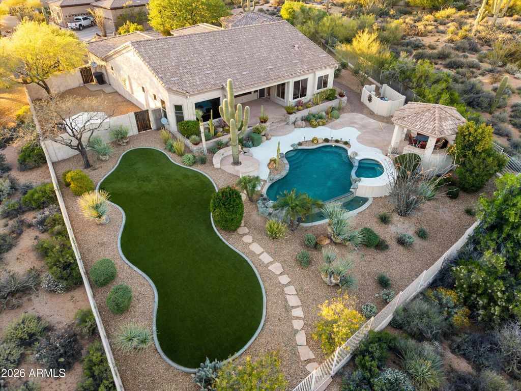 Image 8 of property listing at 11294 E QUARRY Trail, Scottsdale, AZ 85262