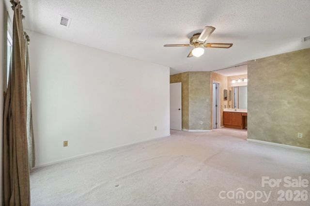 8801 Gamesford Drive, Charlotte, NC 28277