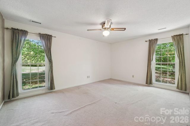 8801 Gamesford Drive, Charlotte, NC 28277