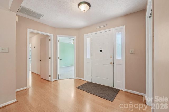 8801 Gamesford Drive, Charlotte, NC 28277