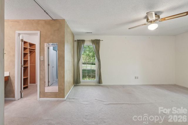 8801 Gamesford Drive, Charlotte, NC 28277