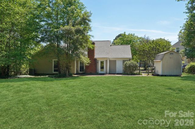 8801 Gamesford Drive, Charlotte, NC 28277