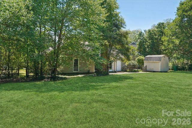 8801 Gamesford Drive, Charlotte, NC 28277