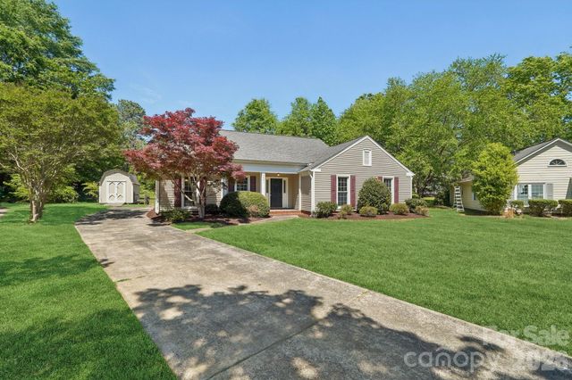 8801 Gamesford Drive, Charlotte, NC 28277