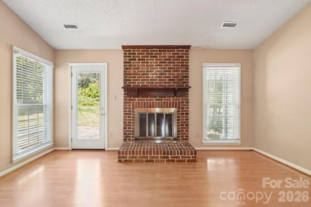 8801 Gamesford Drive, Charlotte, NC 28277