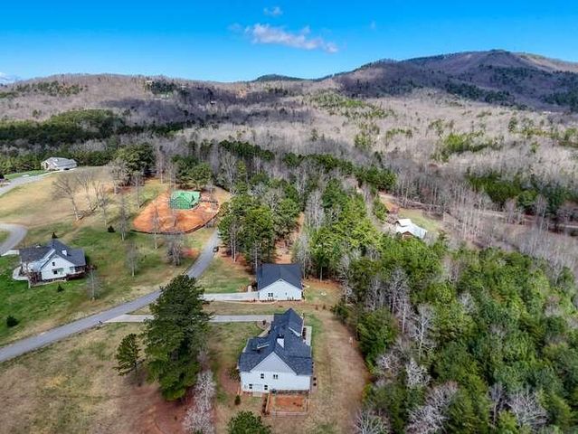 46 Fox Cove, Blairsville, GA 30512