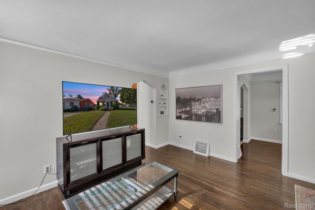 24163 Ross Street, Dearborn, MI 48124