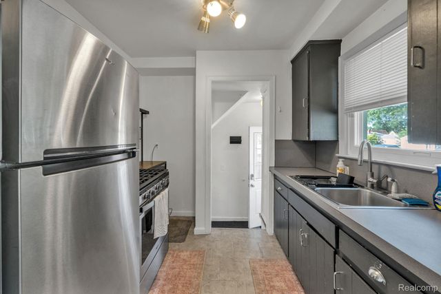 24163 Ross Street, Dearborn, MI 48124